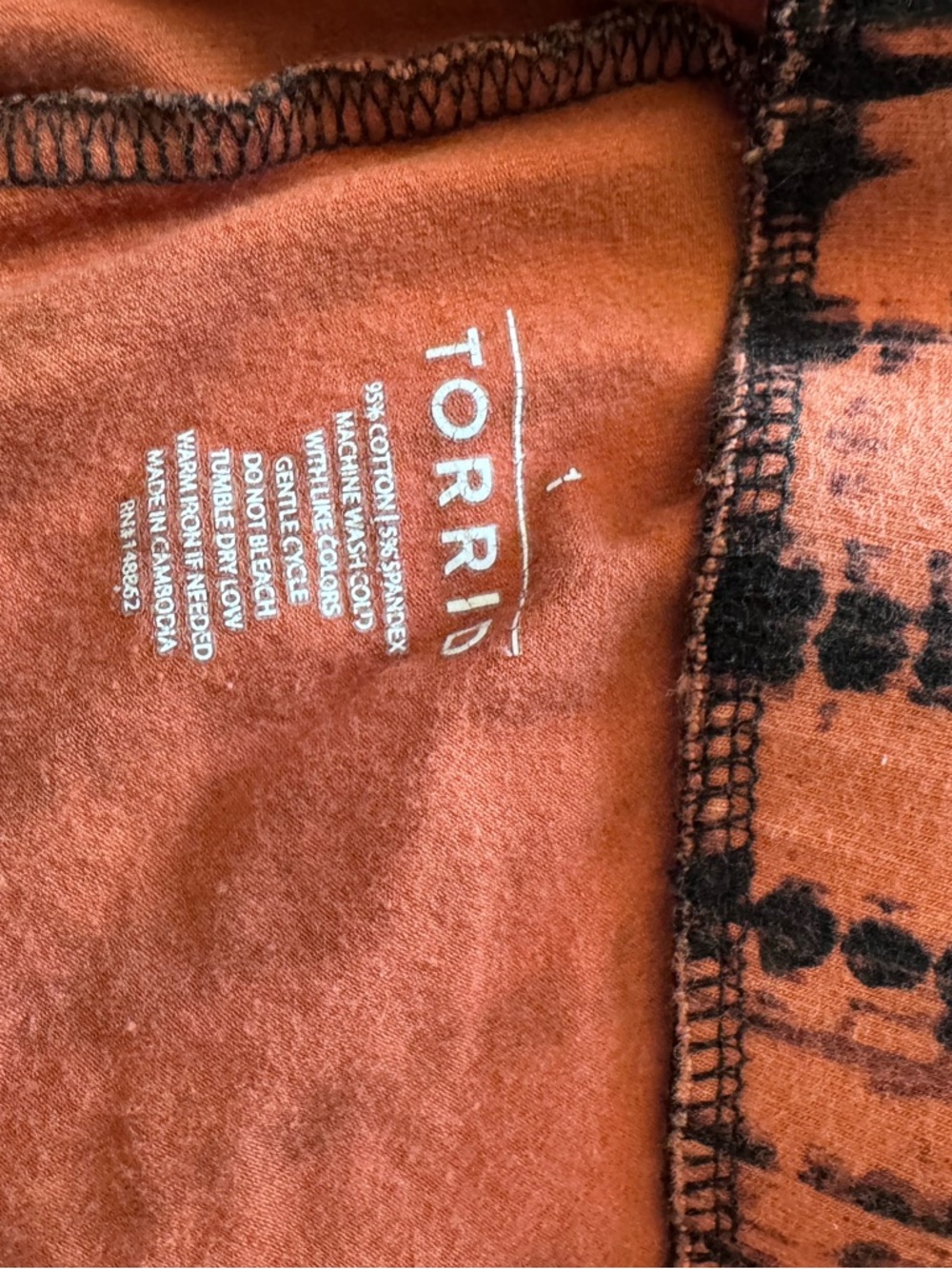 TORRID Rust biker shorts with Black Print - Picture 2 of 2